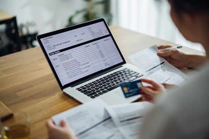 How to Pay Off Credit Card Debt: Fast & Long-Term Strategies Image